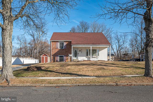 4705 PARK LN, Aston, PA 19014