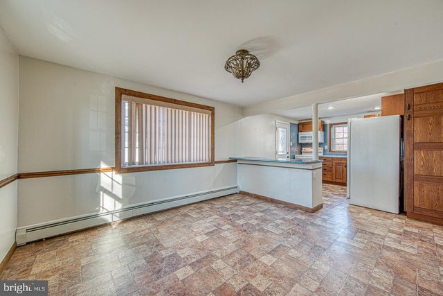 4705 PARK LN, Aston, PA 19014