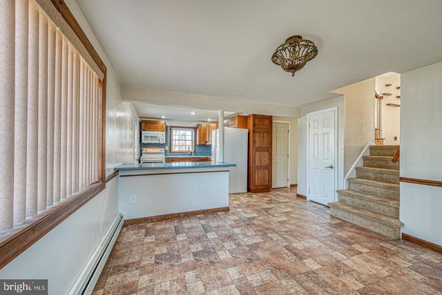 4705 PARK LN, Aston, PA 19014