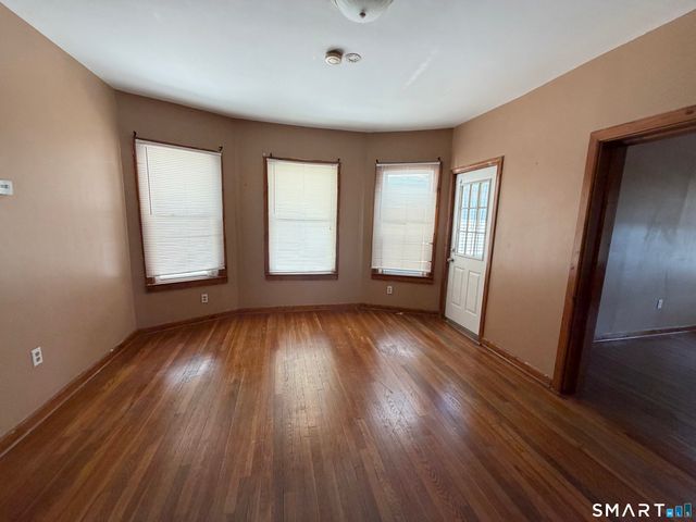 1662 Fairfield Avenue 2nd fl, Bridgeport, CT 06605