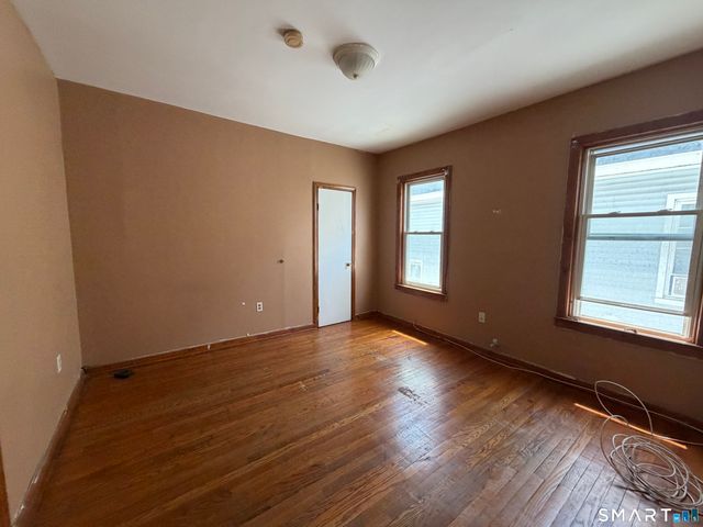 1662 Fairfield Avenue 2nd fl, Bridgeport, CT 06605