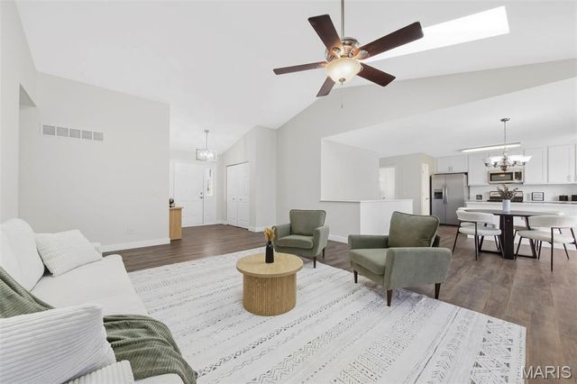 7 Town Cryer Court, O'fallon, MO 63366