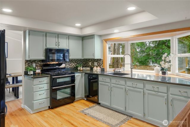 13708 175th Court NE, Redmond, WA 98052