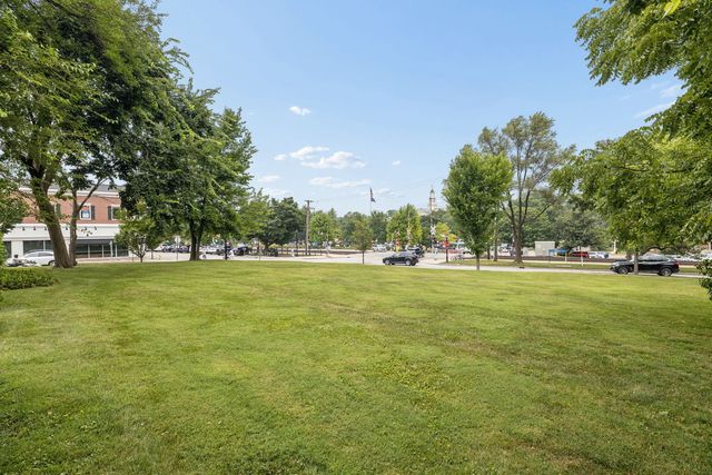 29 S Garfield Avenue, Hinsdale, IL 60521