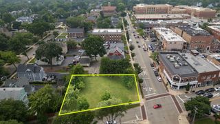 29 S Garfield Avenue, Hinsdale, IL 60521