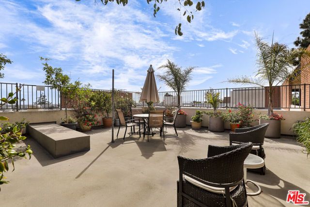 11750 W Sunset Boulevard 100, Los Angeles, CA 90049