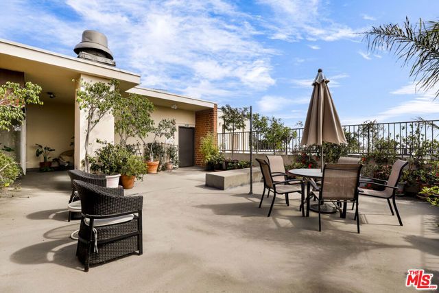 11750 W Sunset Boulevard 100, Los Angeles, CA 90049