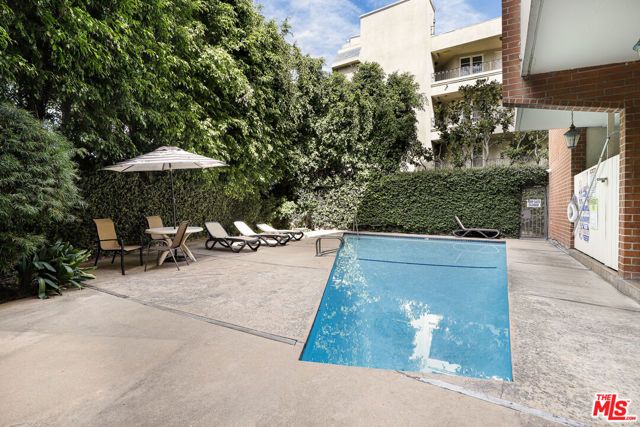 11750 W Sunset Boulevard 100, Los Angeles, CA 90049