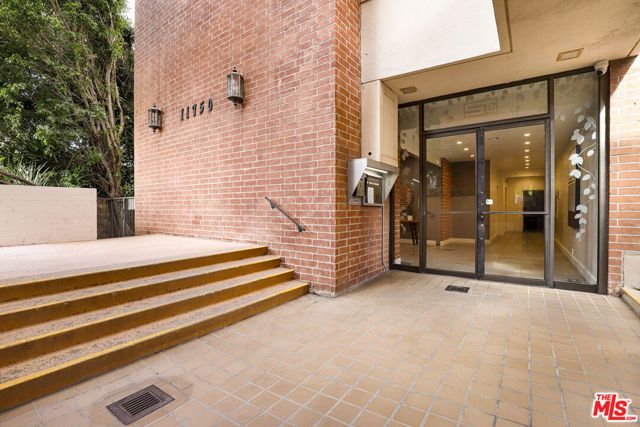 11750 W Sunset Boulevard 100, Los Angeles, CA 90049
