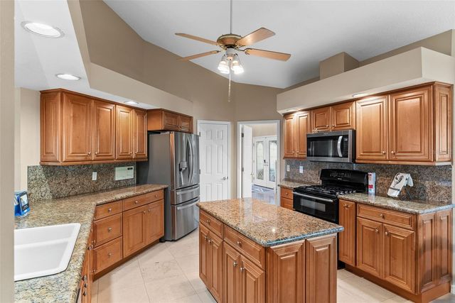 4731 COCONUT PALM CIRCLE NE, St Petersburg, FL 33703