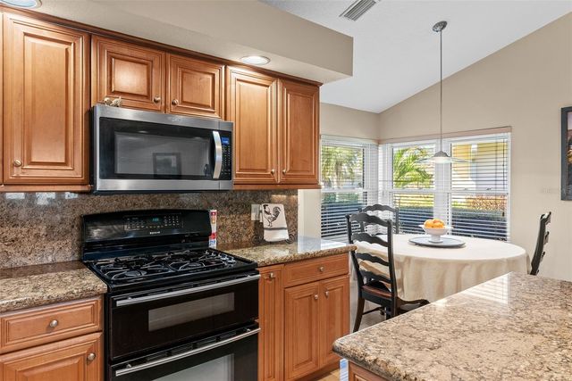 4731 COCONUT PALM CIRCLE NE, St Petersburg, FL 33703