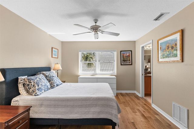 4731 COCONUT PALM CIRCLE NE, St Petersburg, FL 33703