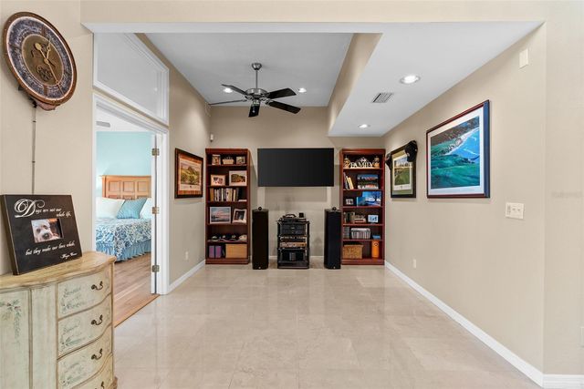 4731 COCONUT PALM CIRCLE NE, St Petersburg, FL 33703