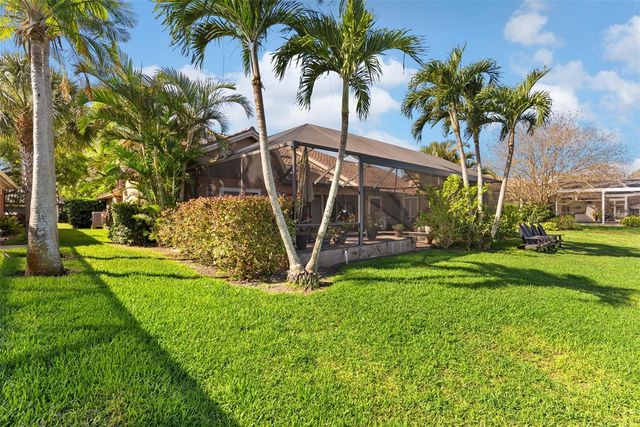 4731 COCONUT PALM CIRCLE NE, St Petersburg, FL 33703