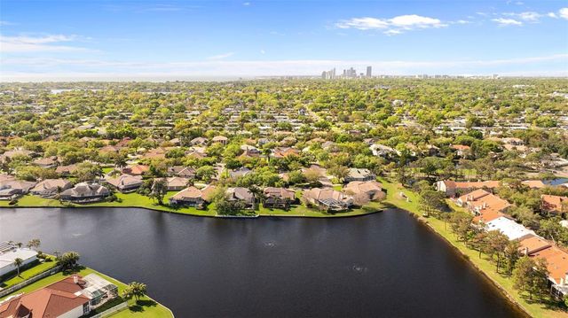 4731 COCONUT PALM CIRCLE NE, St Petersburg, FL 33703