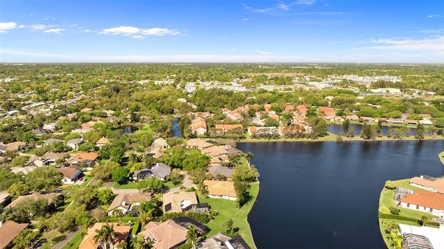 4731 COCONUT PALM CIRCLE NE, St Petersburg, FL 33703