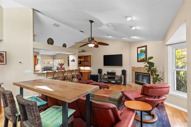 4731 COCONUT PALM CIRCLE NE, St Petersburg, FL 33703