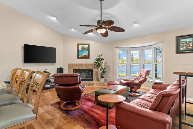 4731 COCONUT PALM CIRCLE NE, St Petersburg, FL 33703