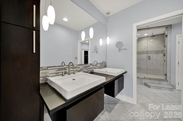 210 N Church Street 1002, Charlotte, NC 28202