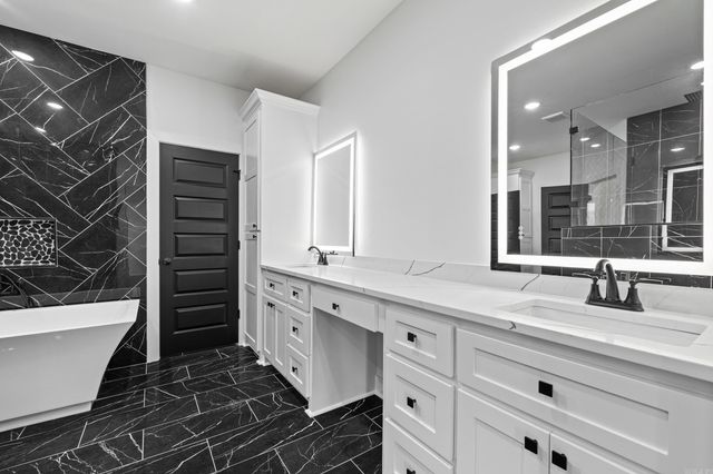 10 Brixton, Cabot, AR 72023