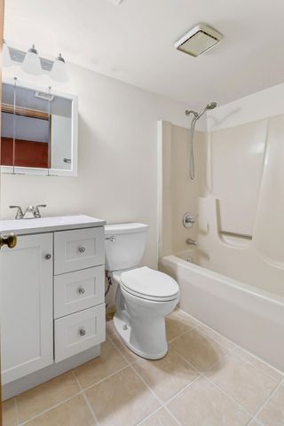 1066 Millpond Road G, Valparaiso, IN 46385