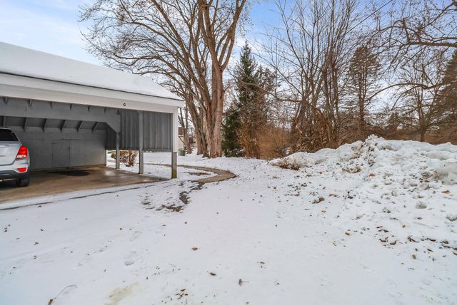 1066 Millpond Road G, Valparaiso, IN 46385