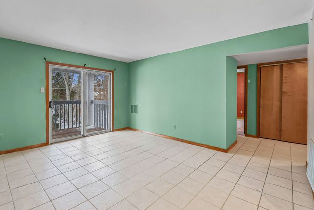 1066 Millpond Road G, Valparaiso, IN 46385