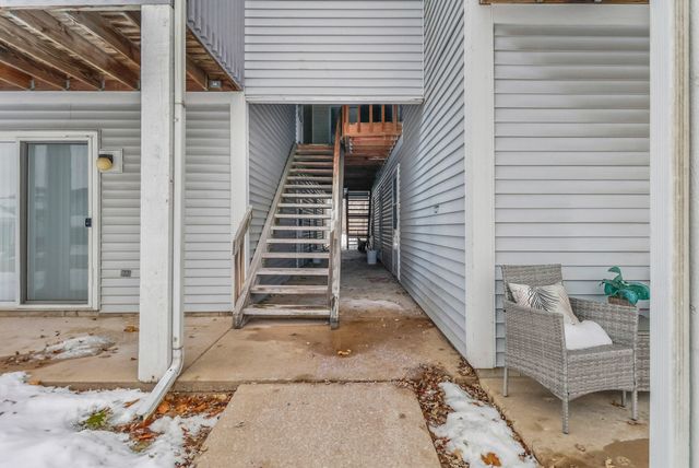 1066 Millpond Road G, Valparaiso, IN 46385