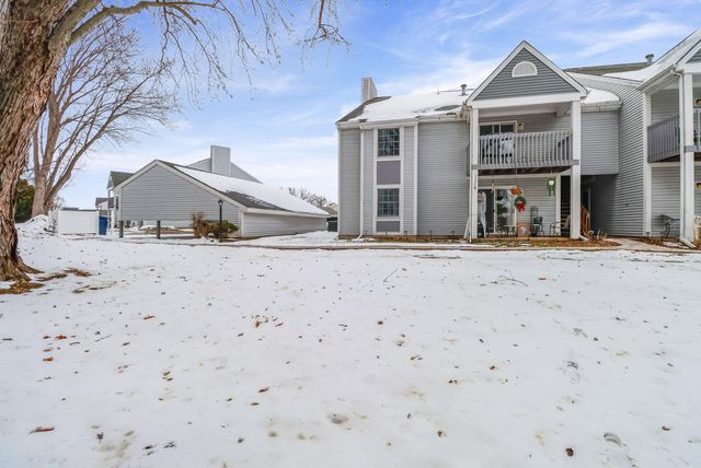 1066 Millpond Road G, Valparaiso, IN 46385