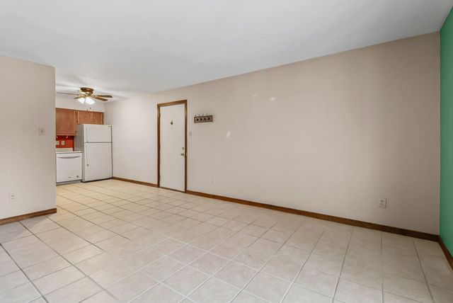 1066 Millpond Road G, Valparaiso, IN 46385