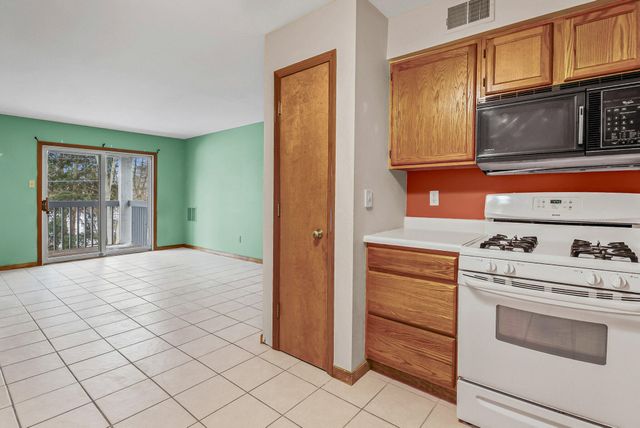 1066 Millpond Road G, Valparaiso, IN 46385