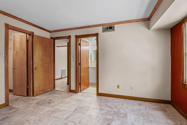 1066 Millpond Road G, Valparaiso, IN 46385