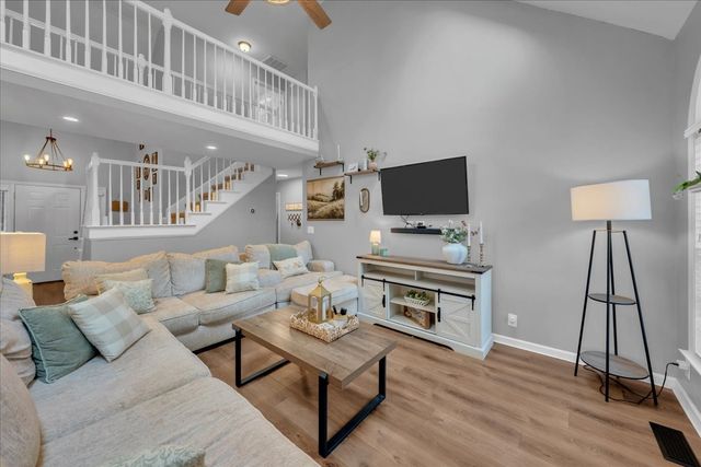 3182 Jenkins Dr, Murfreesboro, TN 37128