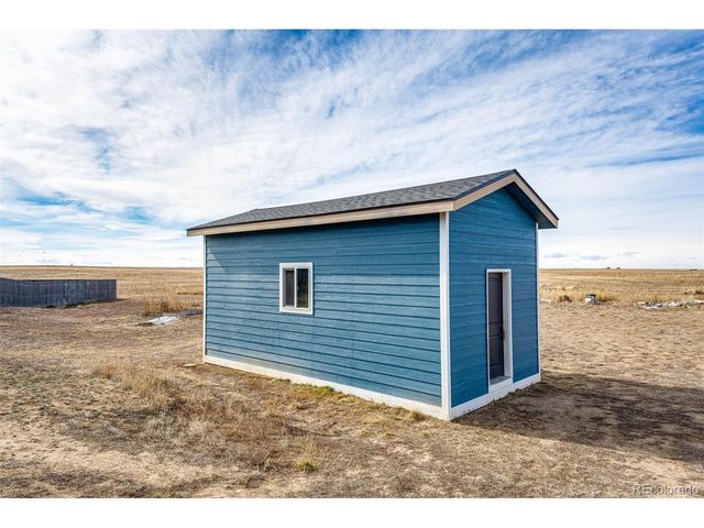 1755 Timberlake Rd, Byers, CO 80103
