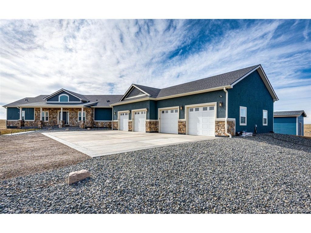 1755 Timberlake Rd, Byers, CO 80103