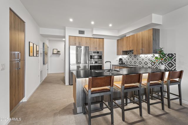 7180 E KIERLAND Boulevard 811, Scottsdale, AZ 85254