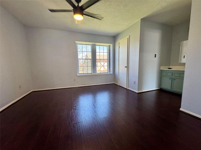 2035 Country Village Boulevard B, Humble, TX 77338