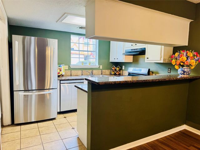 2035 Country Village Boulevard B, Humble, TX 77338