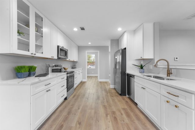 1300 Anna Lea Lane, Burleson, TX 76028