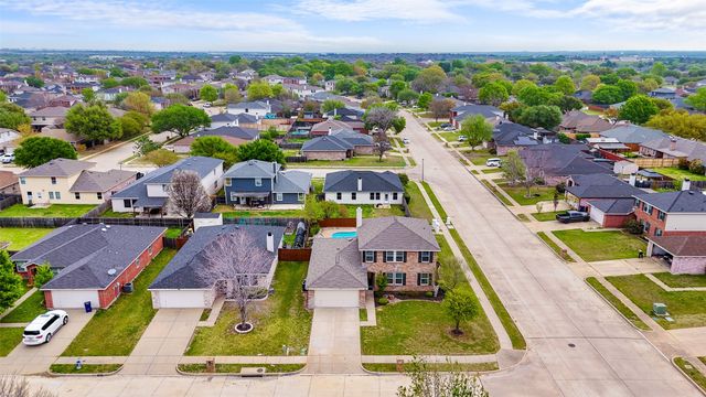 1300 Anna Lea Lane, Burleson, TX 76028