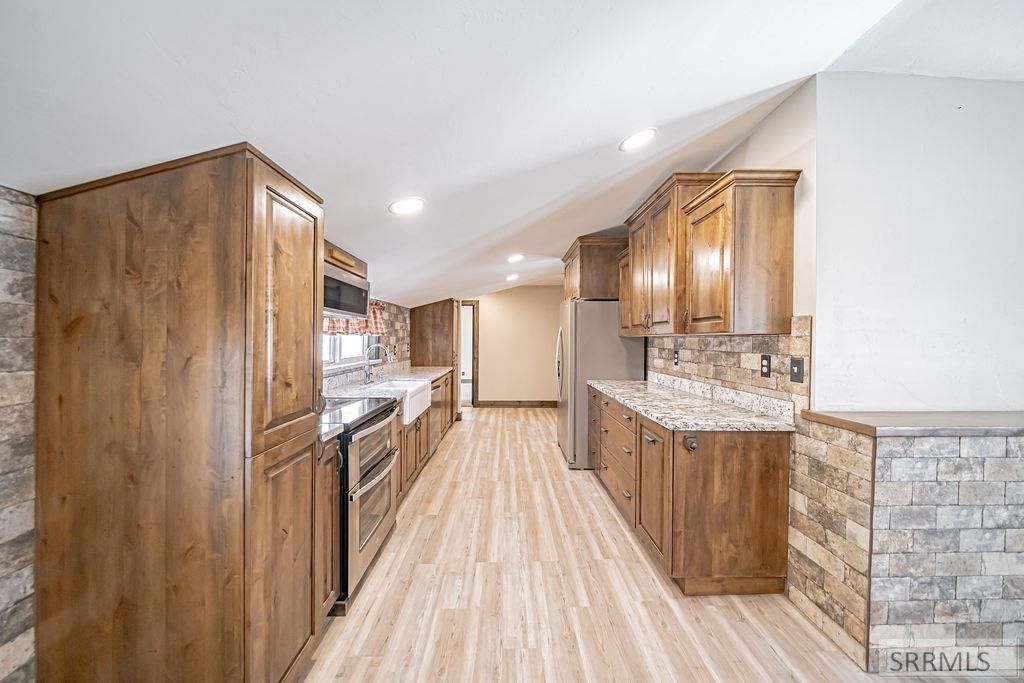 Image 33 of property listing at 10525 N 44th E, Ucon, ID 83454