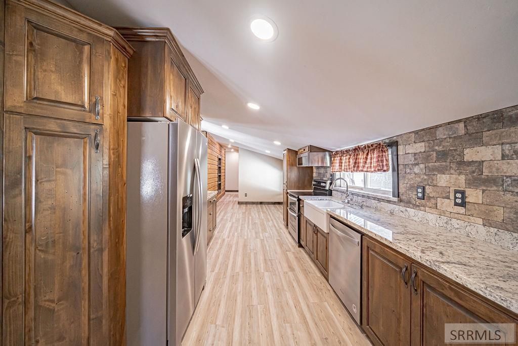 Image 36 of property listing at 10525 N 44th E, Ucon, ID 83454