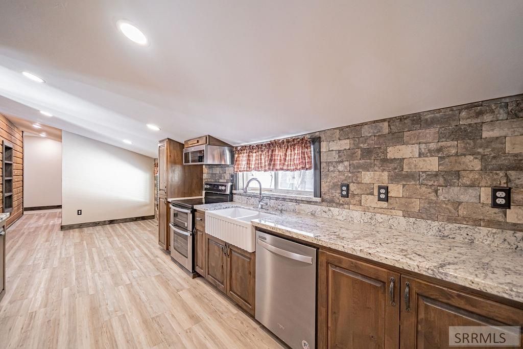 Image 38 of property listing at 10525 N 44th E, Ucon, ID 83454