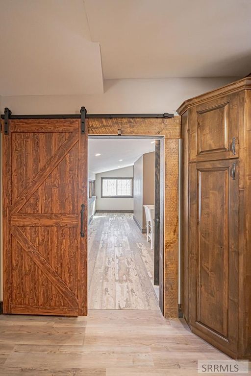 Image 39 of property listing at 10525 N 44th E, Ucon, ID 83454