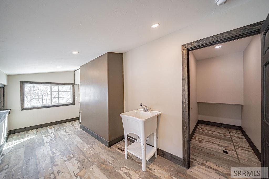 Image 40 of property listing at 10525 N 44th E, Ucon, ID 83454