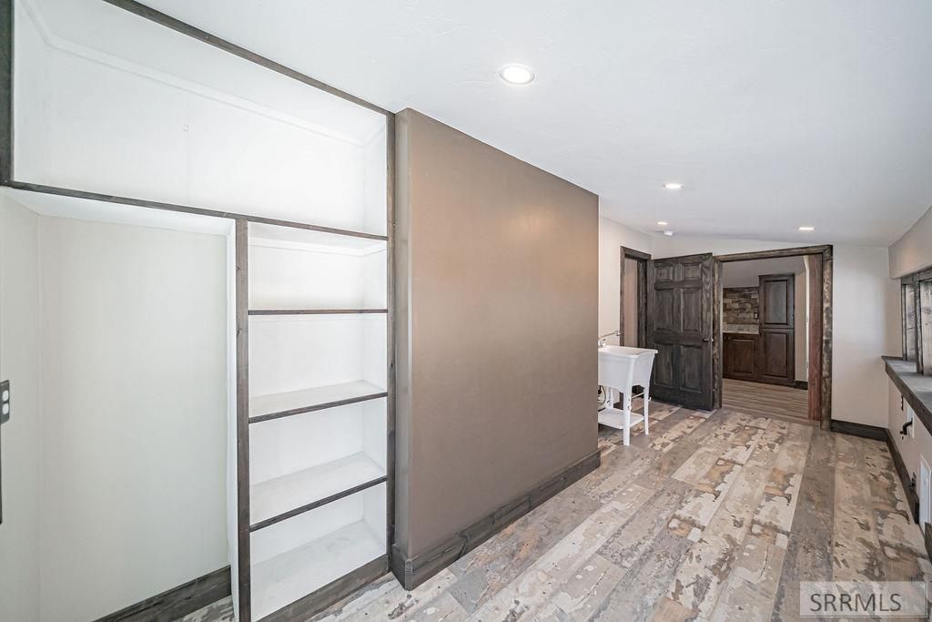 Image 42 of property listing at 10525 N 44th E, Ucon, ID 83454