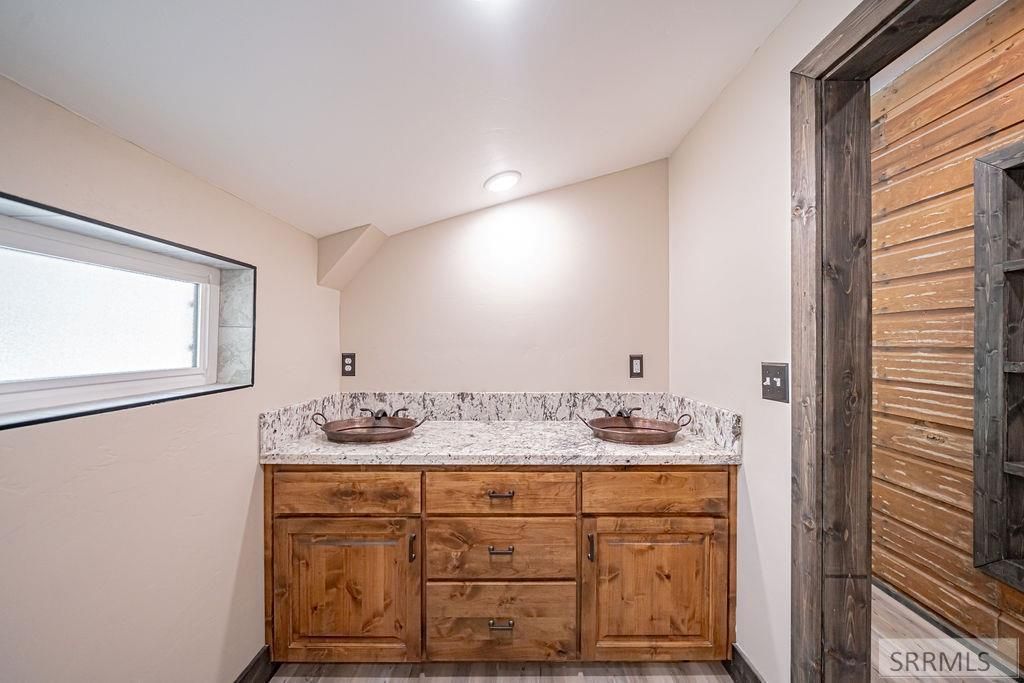 Image 45 of property listing at 10525 N 44th E, Ucon, ID 83454