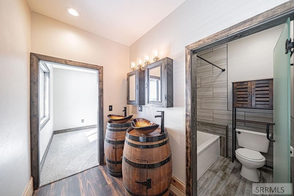 Image 52 of property listing at 10525 N 44th E, Ucon, ID 83454