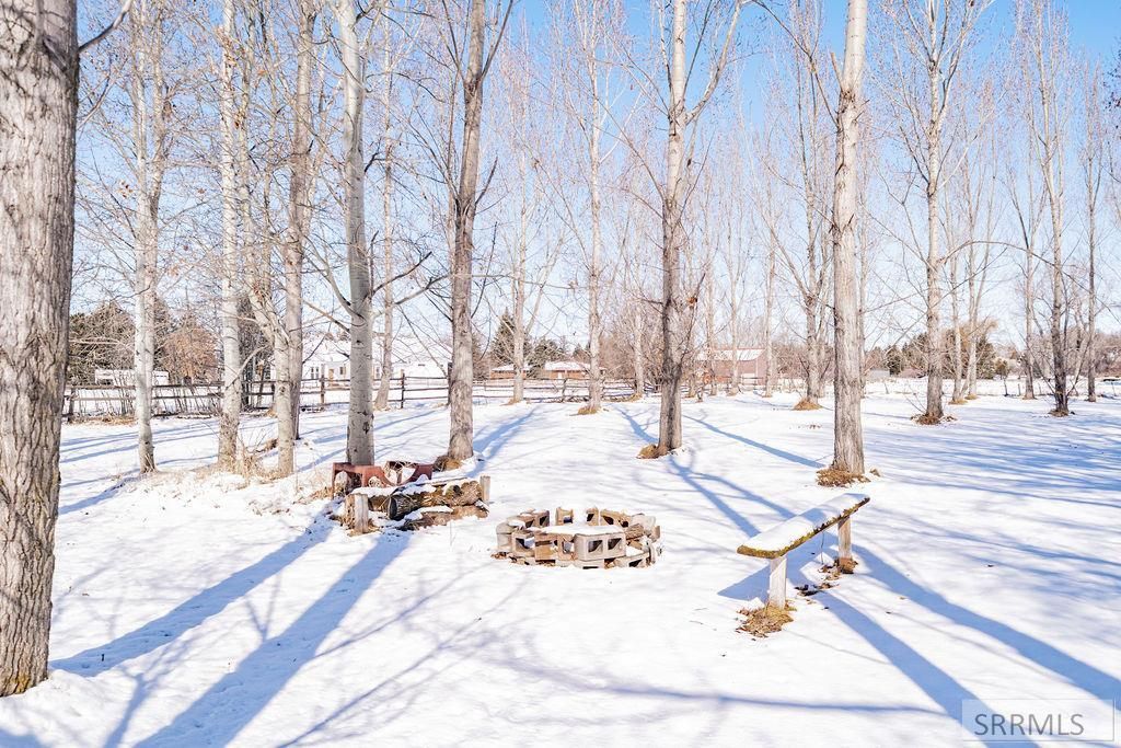 Image 78 of property listing at 10525 N 44th E, Ucon, ID 83454