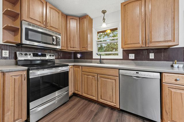 12916 1st Avenue S, Burnsville, MN 55337